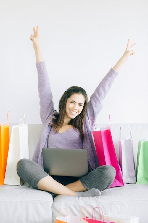 on-shopping5 MyCentralino - Centralino in Cloud per eCommerce Centralino Virtuale VoIP in versione Gratuita, Advanced e Professional. Nessun costo di attivazione, l'attivazione è immediata e gratuita.