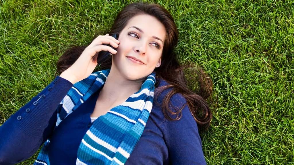 donna Offerta Telefonia - Numeri VoIP Flat e a consumo Numerazioni VoIP Flat e a consumo abbinabili al centralino virtuale MyCentralino
